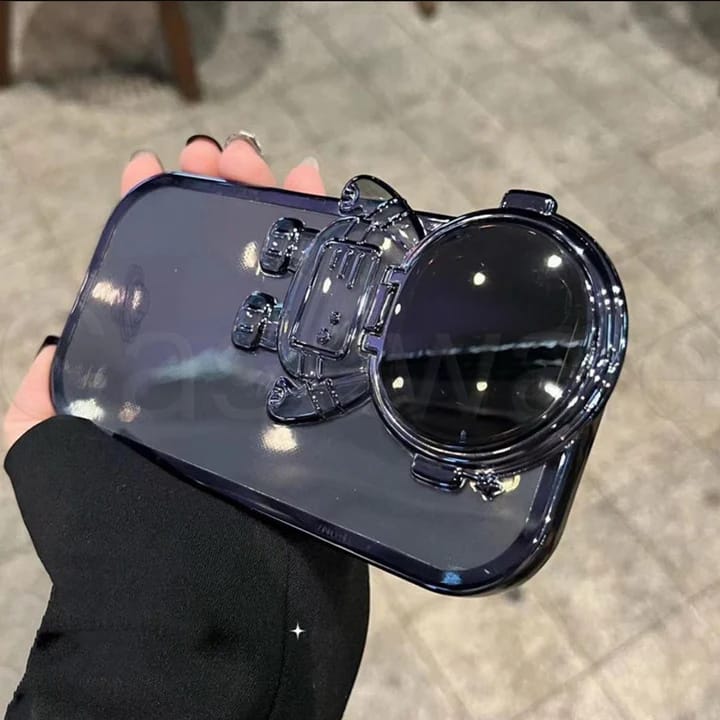 Astronaut Lens Bracket Electroplated Phone Case